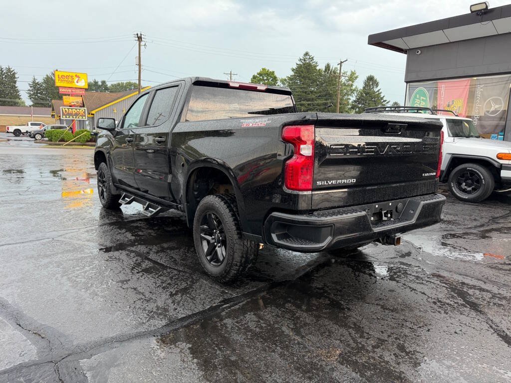 Used 2022 Chevrolet Silverado 1500 Custom Trail Boss AWD/4WD image 4