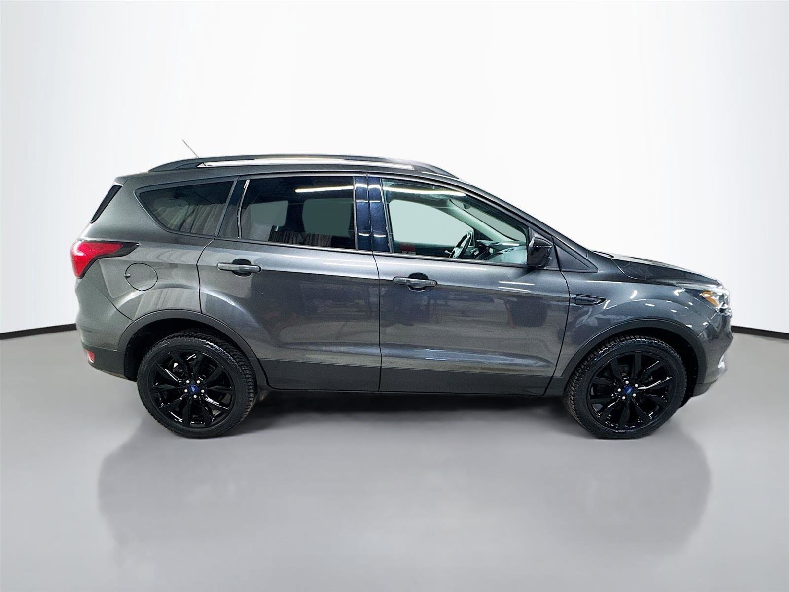 Used 2019 Ford Escape SE image 7