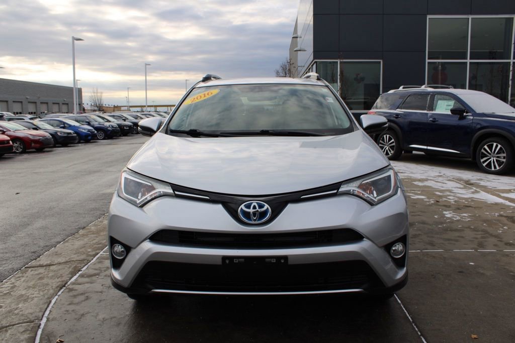 Used 2016 Toyota RAV4 XLE image 2