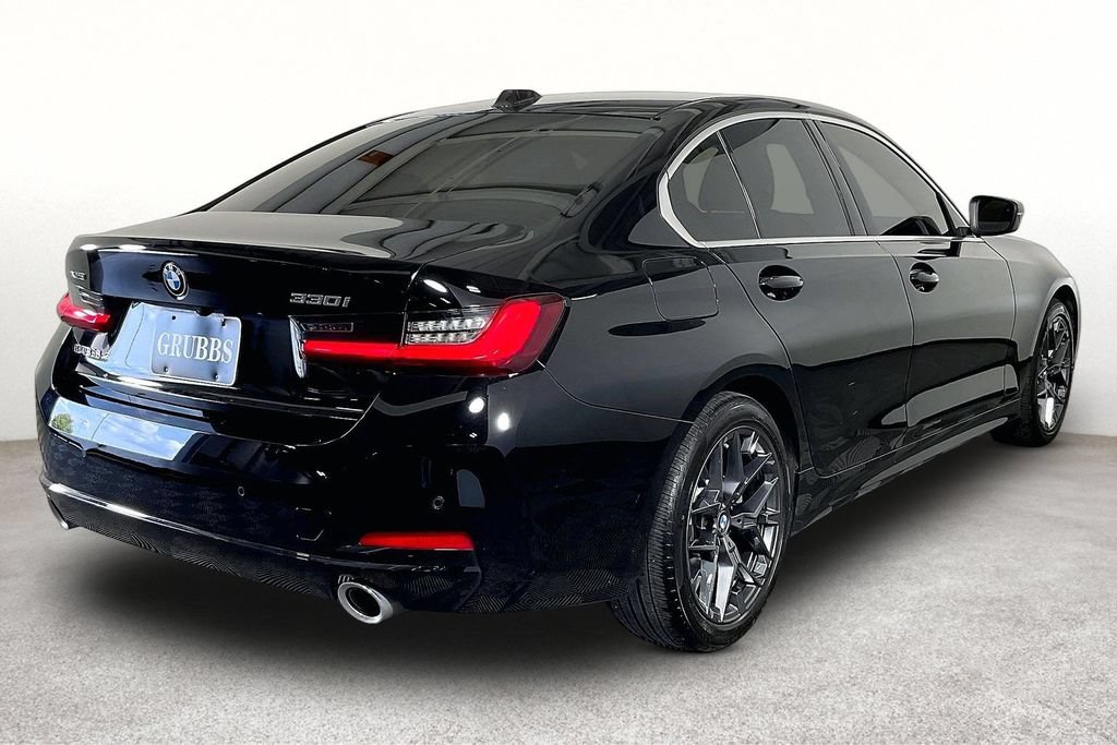 Used 2026 BMW 330i xDrive Sedan AWD/4WD image 4