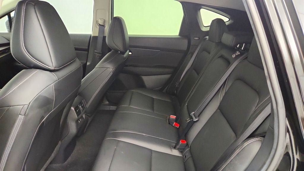 Used 2025 Nissan Murano SV AWD/4WD image 20