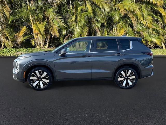 Used 2025 Mitsubishi Outlander SE FWD image 8