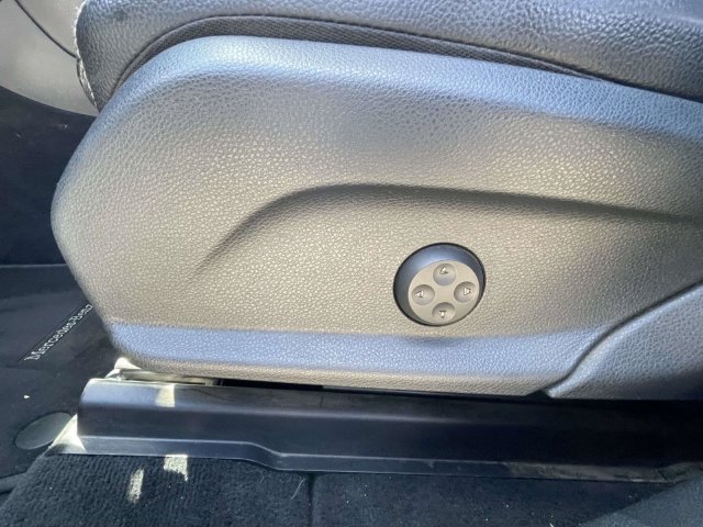 Used 2019 Mercedes-Benz GLC 300 image 19