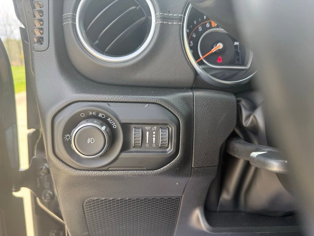 Used 2022 Jeep Wrangler Unlimited Sahara w/ LED Lighting Group image 35