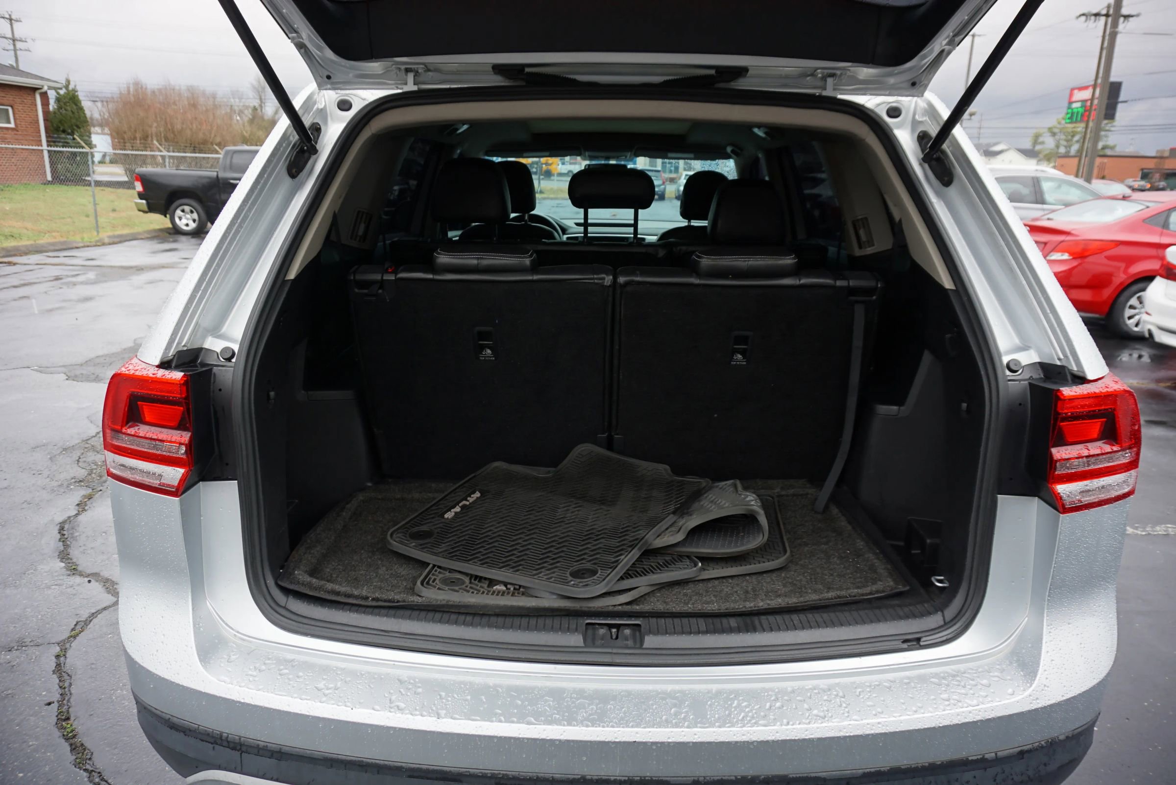 Used 2018 Volkswagen Atlas Launch Edition image 16