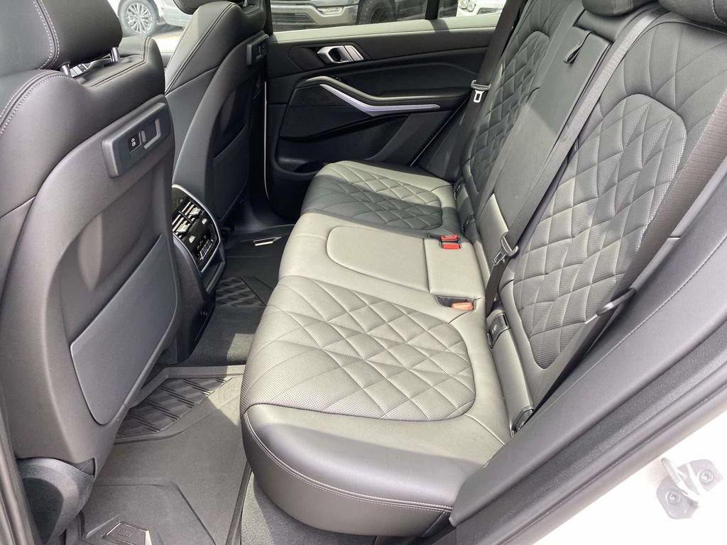 Used 2023 BMW X5 xDrive40i AWD/4WD image 10