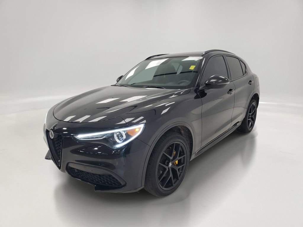 Used 2021 Alfa Romeo Stelvio Ti w/ Nero Edizione AWD/4WD image 3