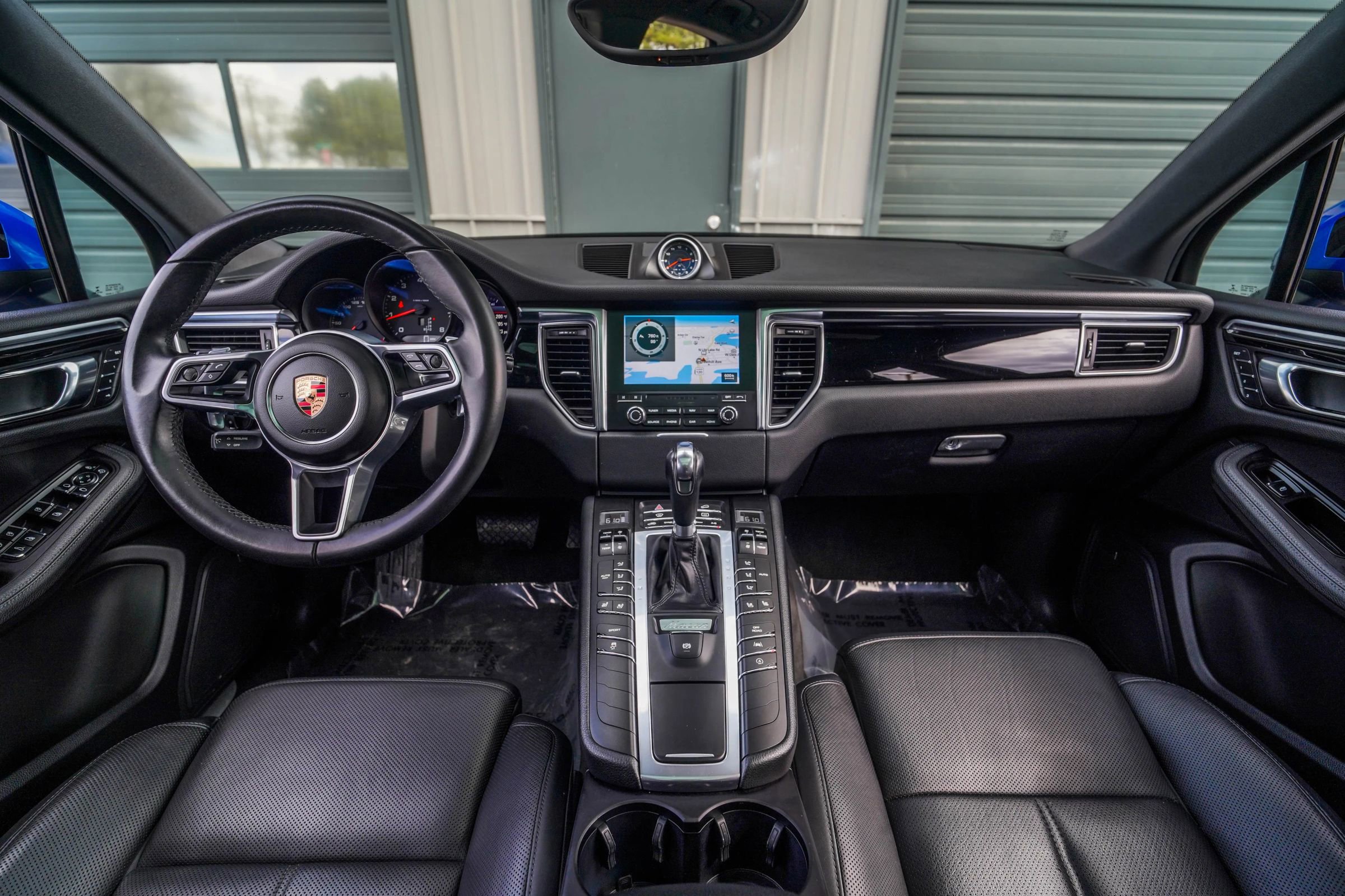 Used 2017 Porsche Macan AWD/4WD image 17