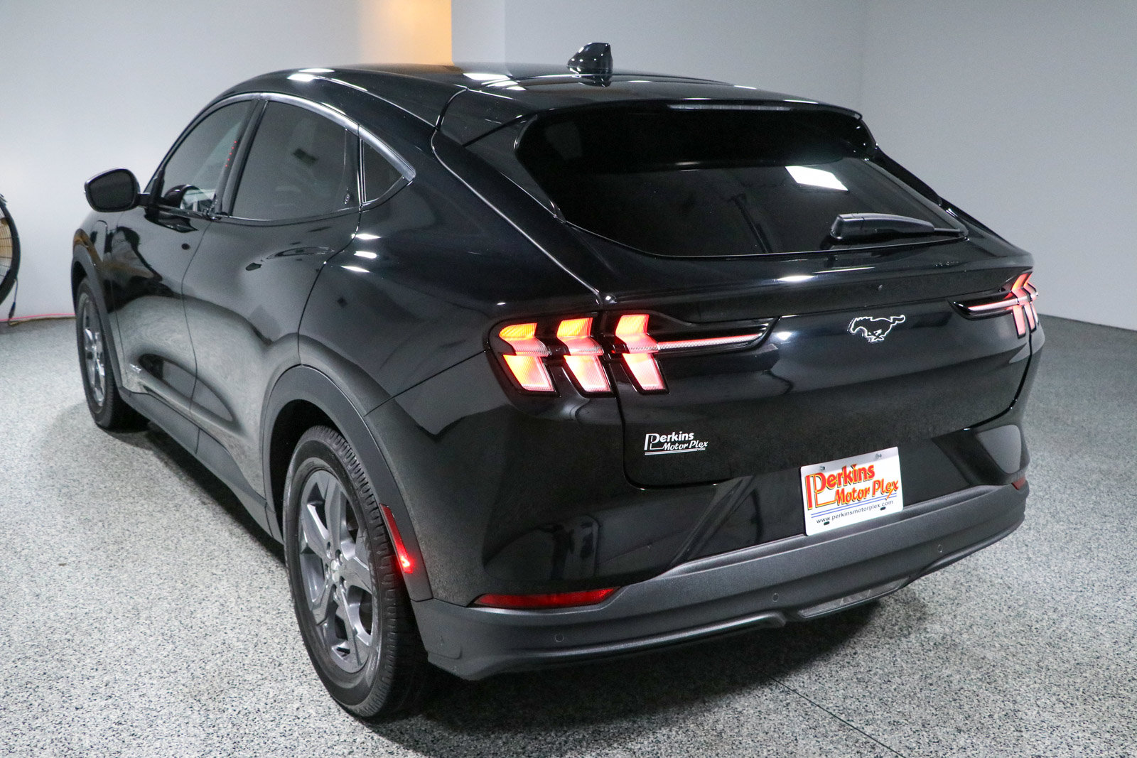Used 2022 Ford Mustang Mach-E Select RWD image 9