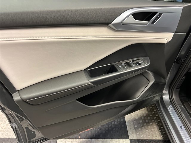 New 2026 Volkswagen Taos SE image 7