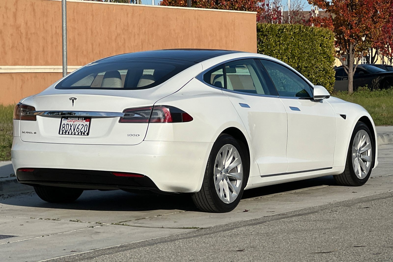 Used 2018 Tesla Model S 100D image 4