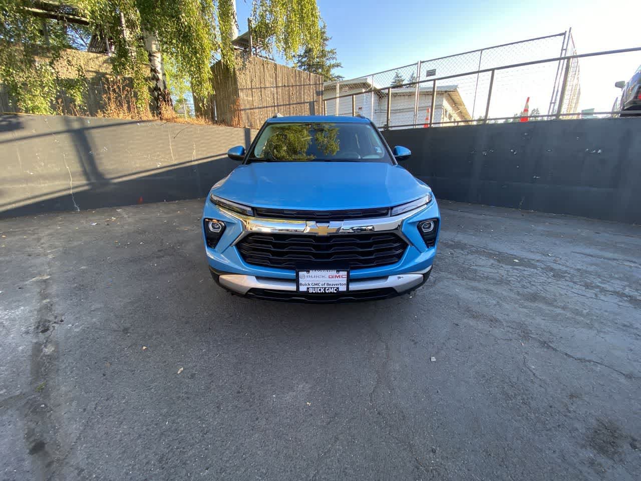 Used 2025 Chevrolet TrailBlazer LT AWD/4WD image 9