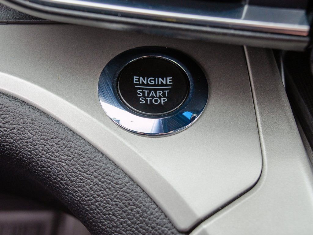 Used 2022 Ford Explorer XLT w/ Equipment Group 202A image 20