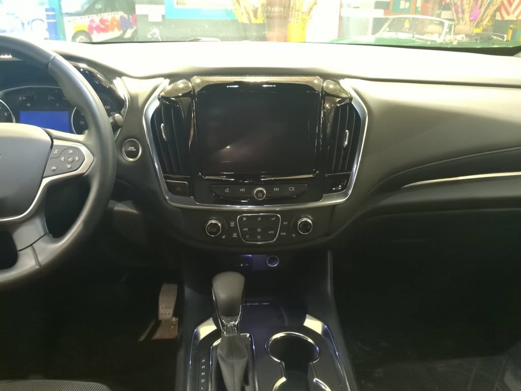 Used 2023 Chevrolet Traverse LT FWD image 12