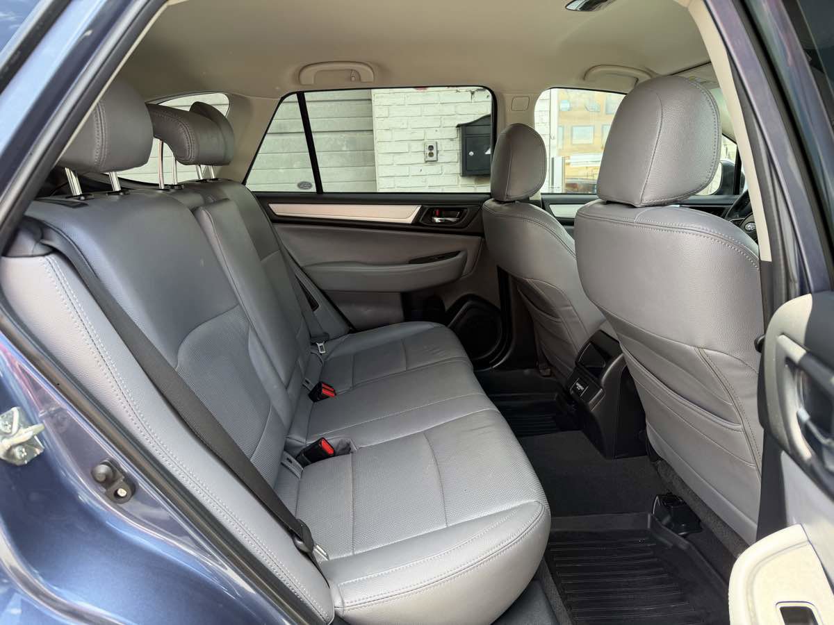 Used 2018 Subaru Outback 2.5i Premium AWD/4WD image 11