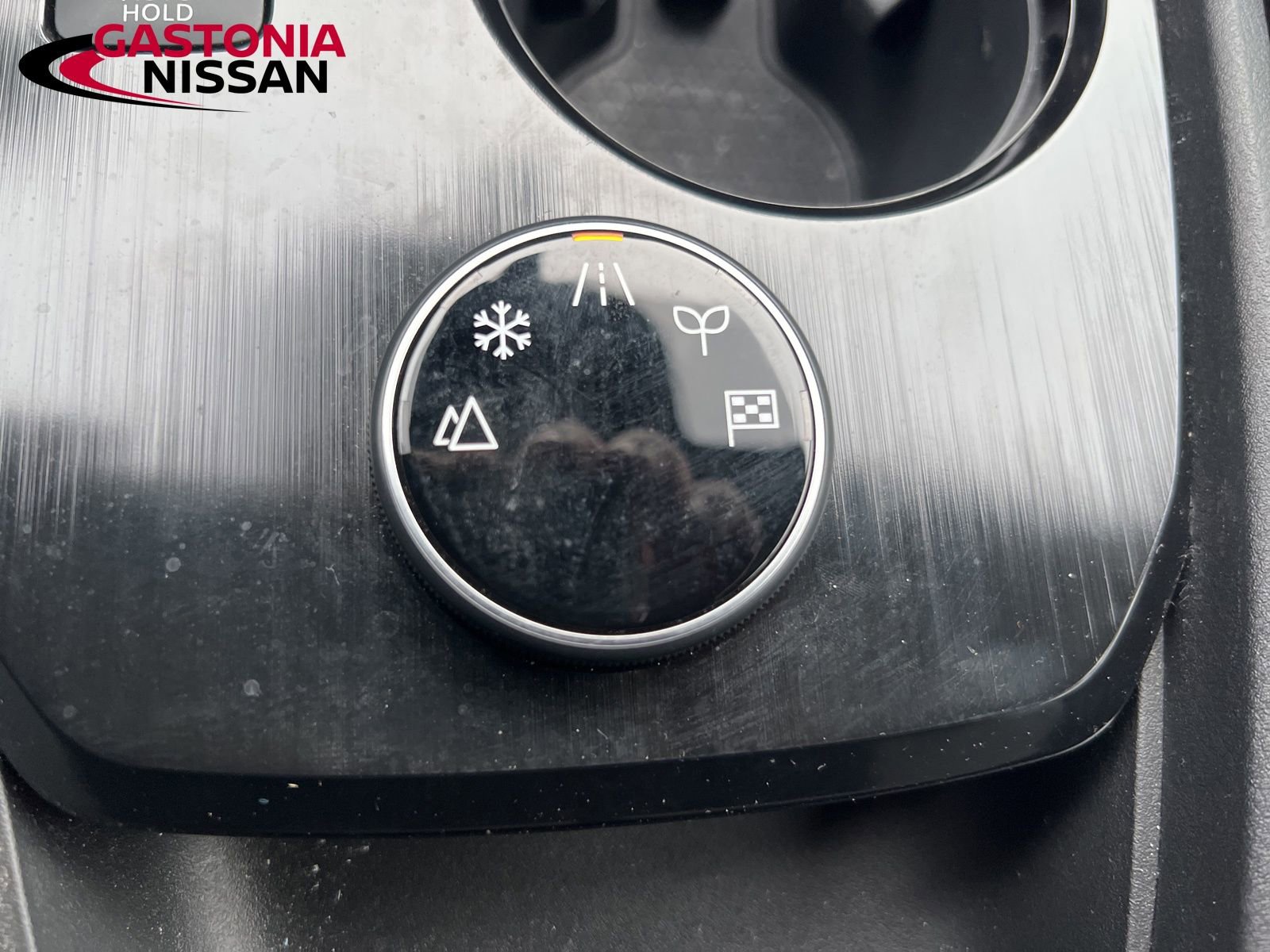 Used 2023 Nissan Rogue SV image 42