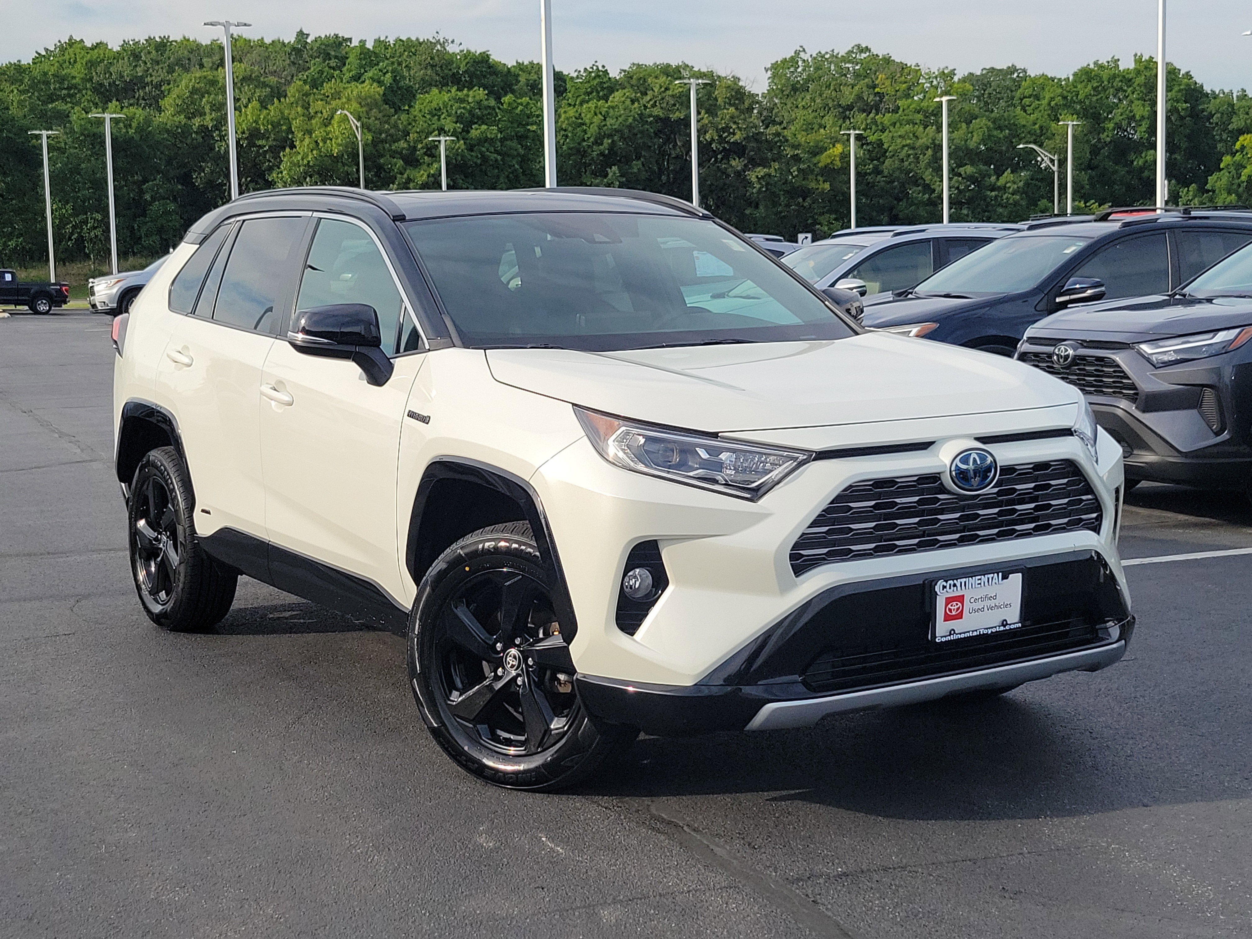 Certified 2021 Toyota RAV4 XSE w/ XSE Grade Weather Package AWD/4WD image 33