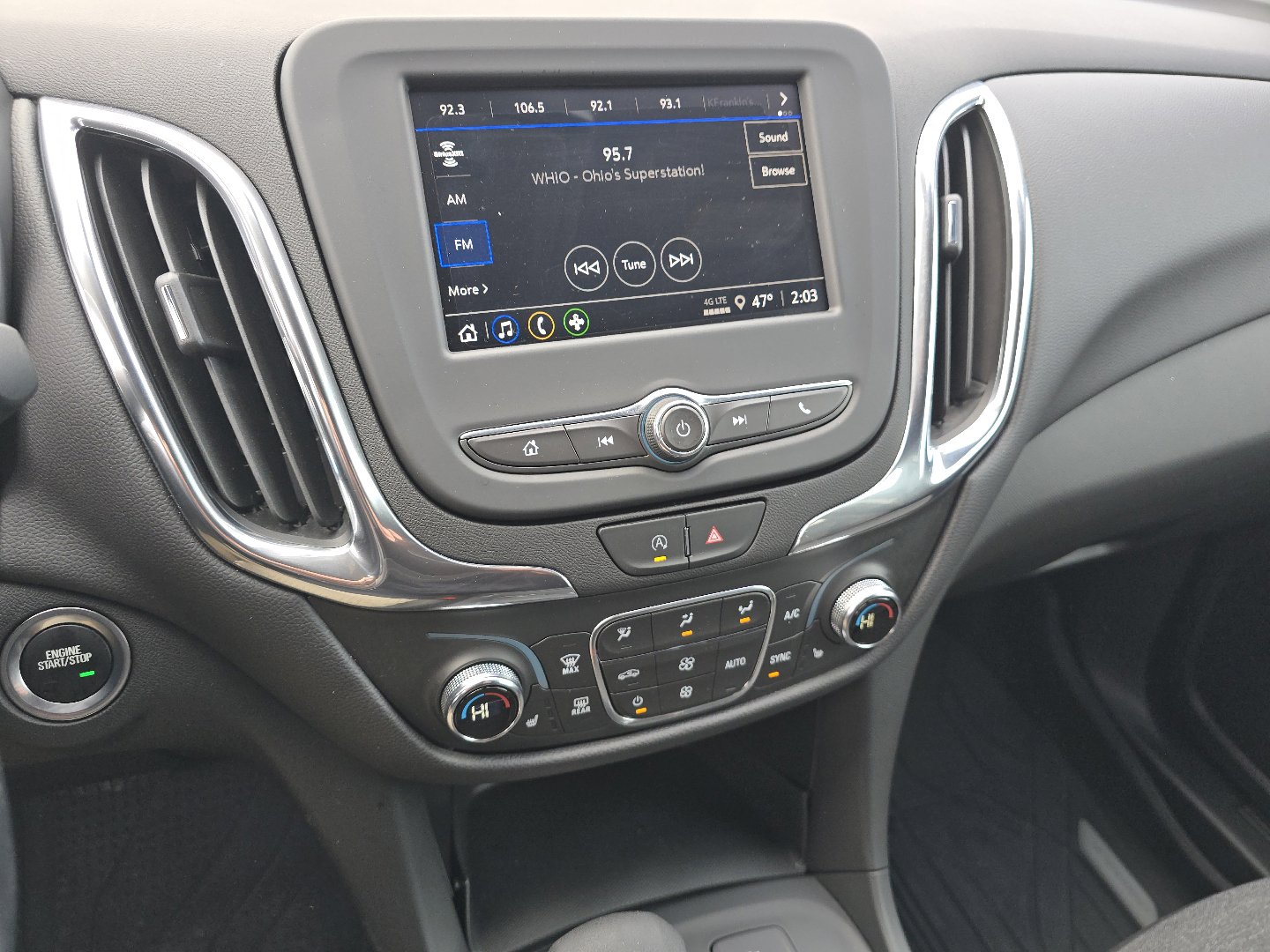 Used 2023 Chevrolet Equinox LT image 30