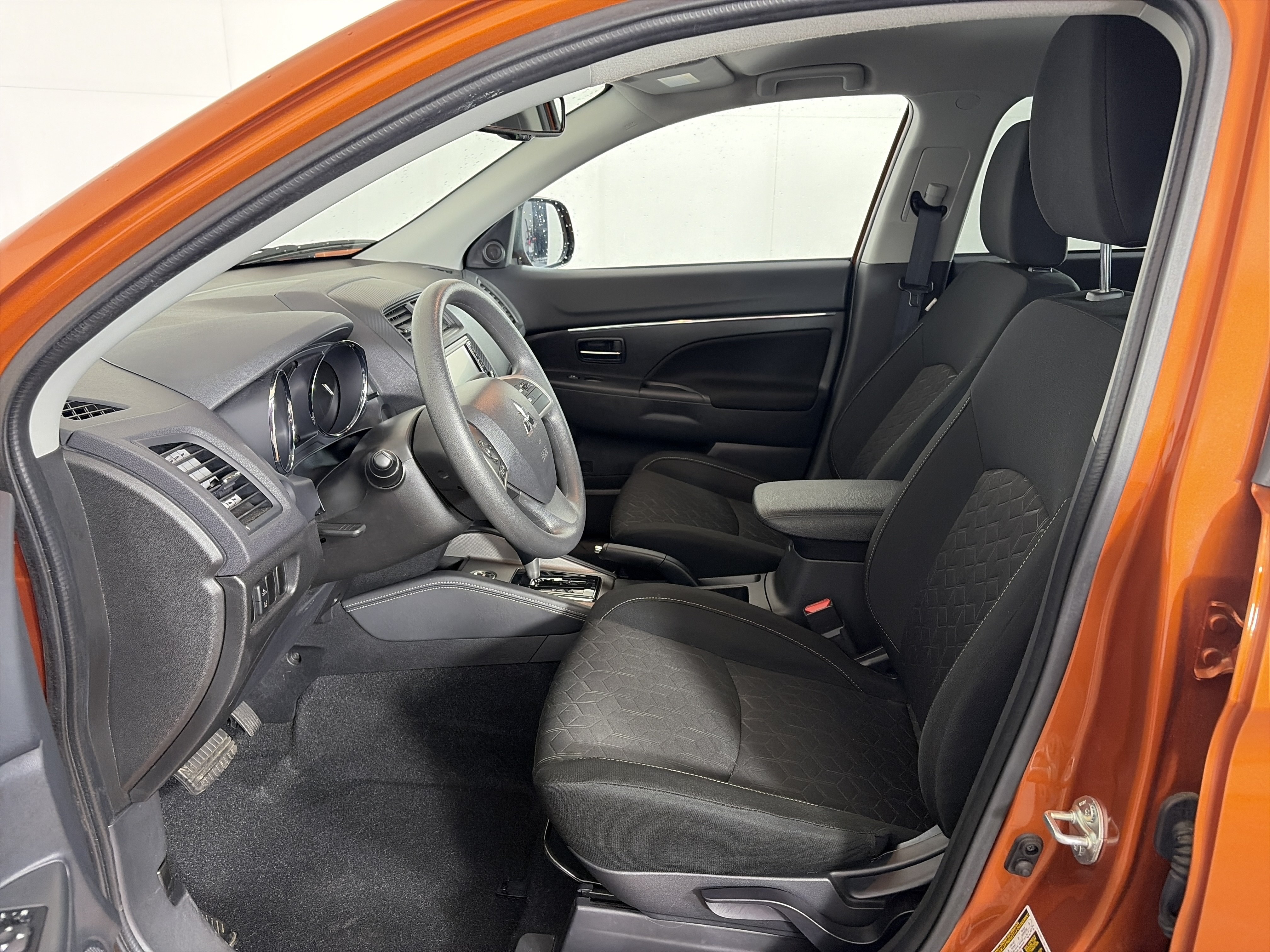 Used 2025 Mitsubishi Outlander Sport AWD image 6