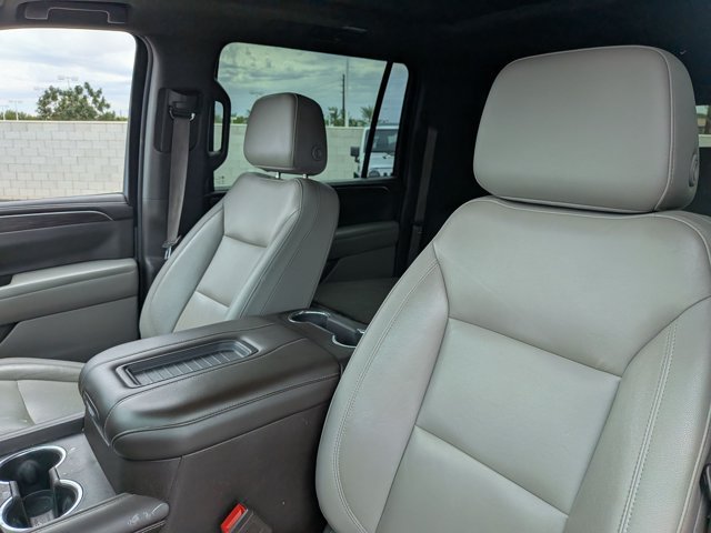 Used 2021 Chevrolet Suburban Z71 w/ Luxury Package AWD/4WD image 9