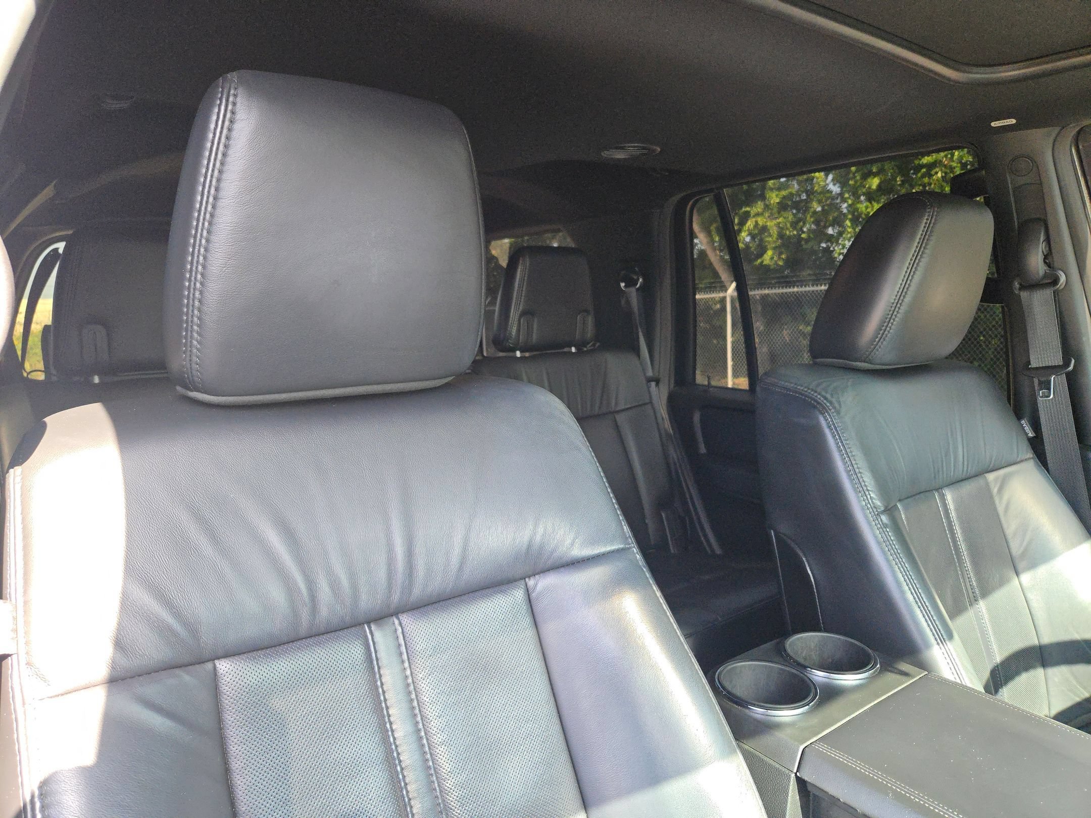 Used 2016 Lincoln Navigator Select RWD image 30