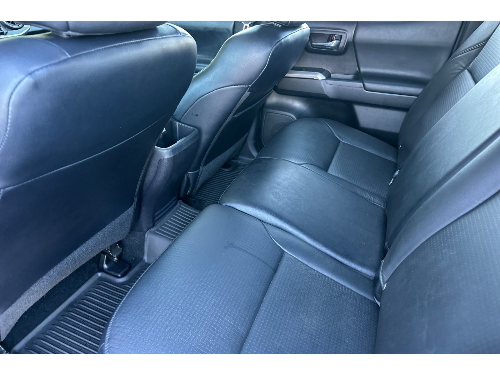 Used 2022 Toyota Tacoma Limited w/ Nightshade Package AWD/4WD image 13