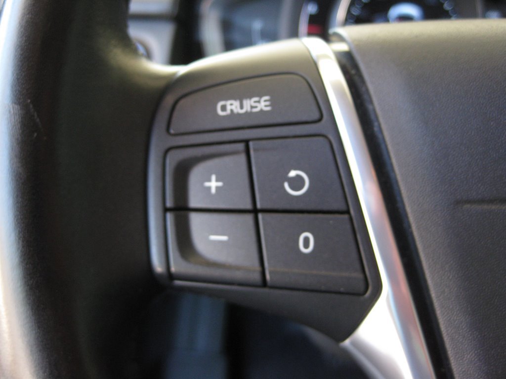 Used 2016 Volvo XC70 T5 Premier w/ Proximity Package FWD image 16