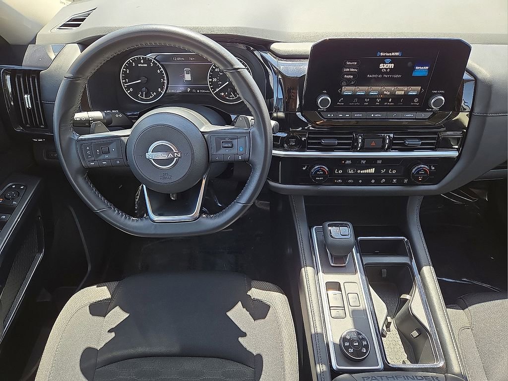 Used 2025 Nissan Pathfinder SV AWD/4WD image 18