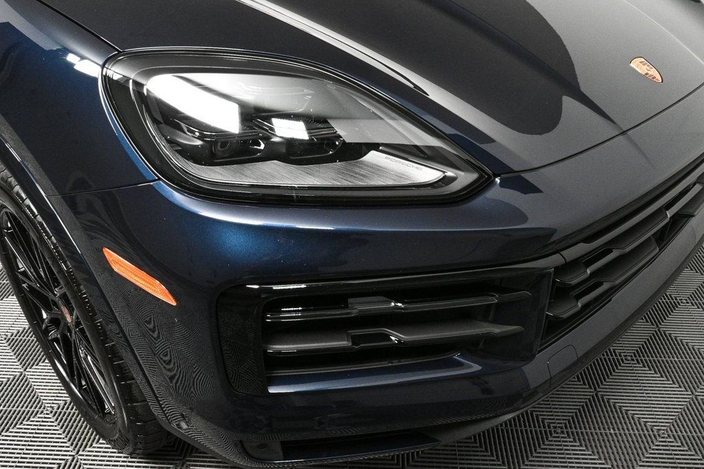 Certified 2026 Porsche Cayenne Coupe AWD/4WD image 38