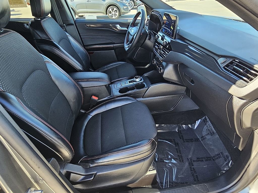 Used 2025 Ford Escape ST-Line image 16