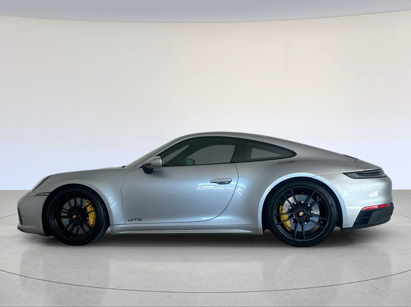 Certified 2024 Porsche 911 Carrera GTS RWD image 2