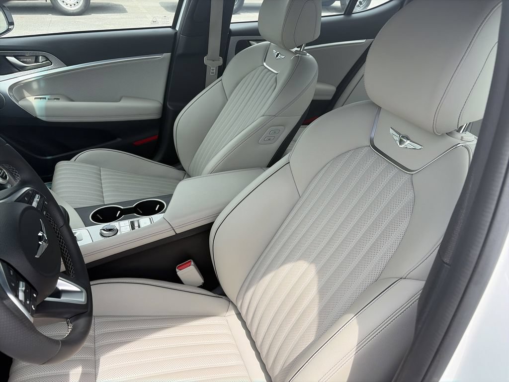 Used 2023 Genesis G70 2.0T w/ Sport Prestige Package RWD image 12