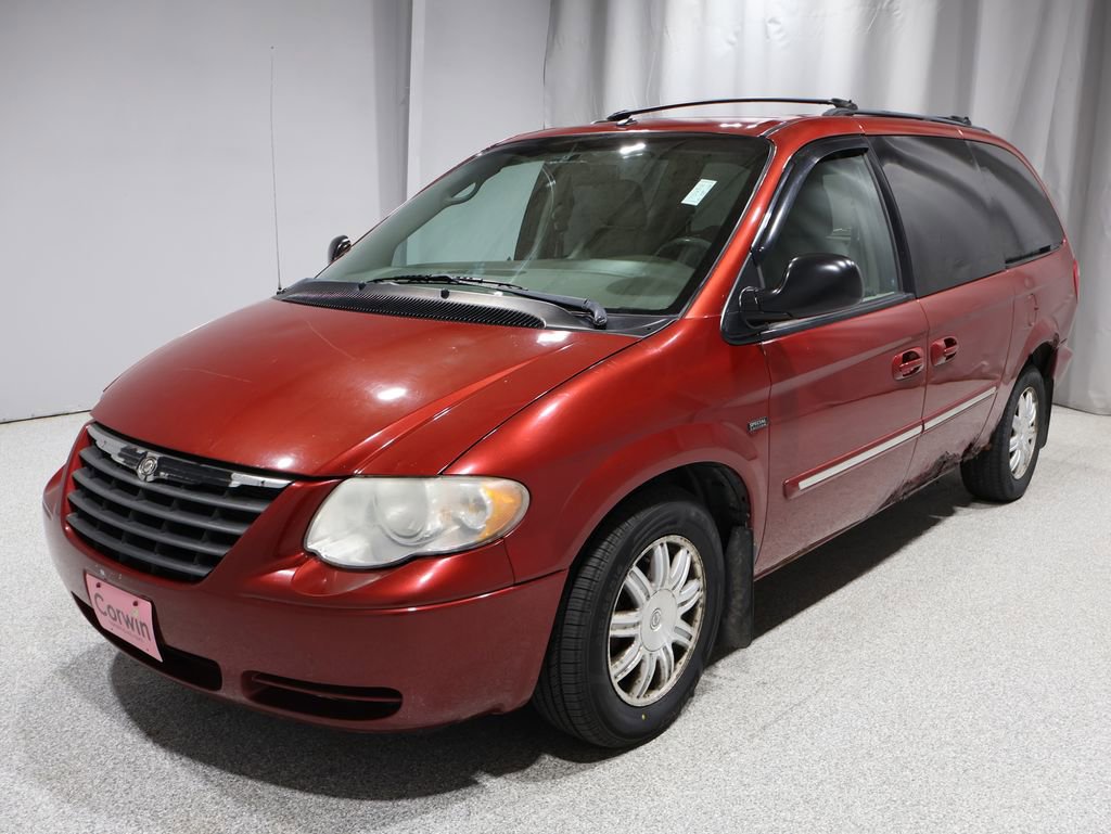 Used 2007 Chrysler Town & Country Touring image 8