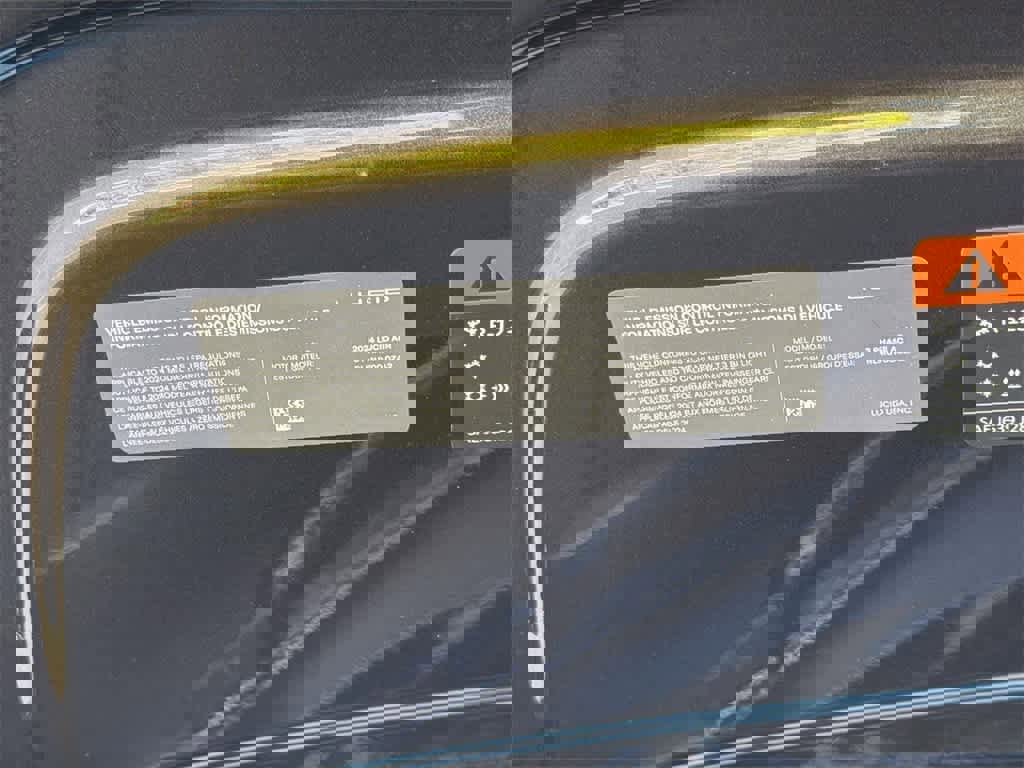 Used 2024 Lucid Air Touring image 9