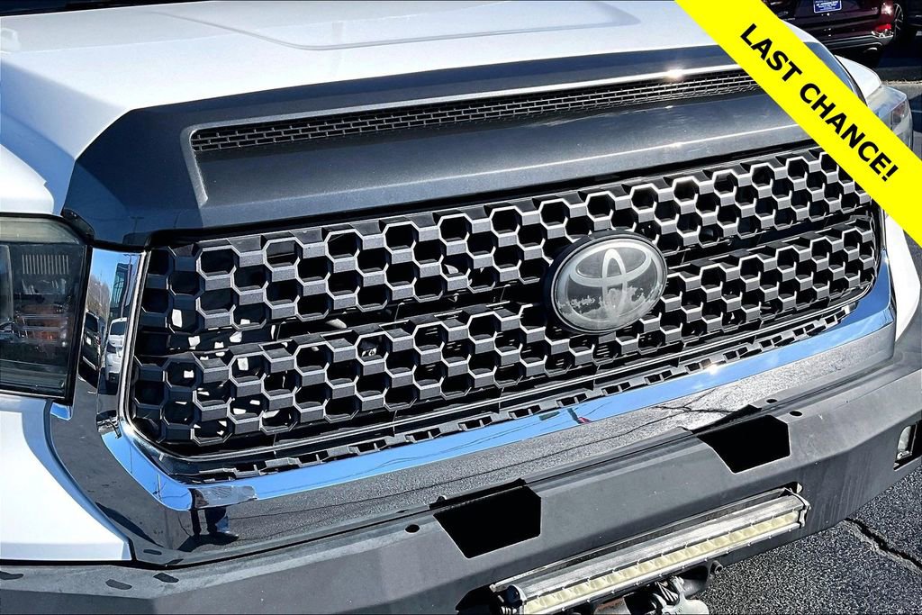 Used 2018 Toyota Tundra SR5 w/ TRD Off Road Package image 29