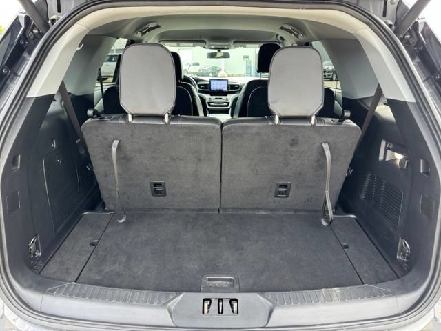 Used 2023 Ford Explorer XLT w/ Equipment Group 202A AWD/4WD image 22