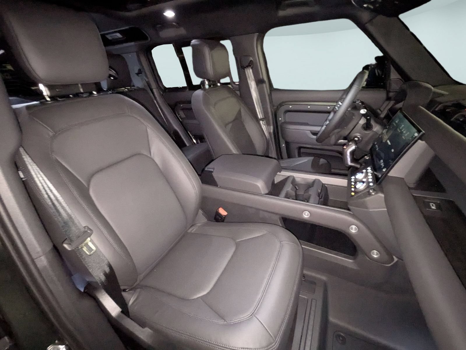 New 2026 Land Rover Defender 110 X-Dynamic SE AWD/4WD image 30