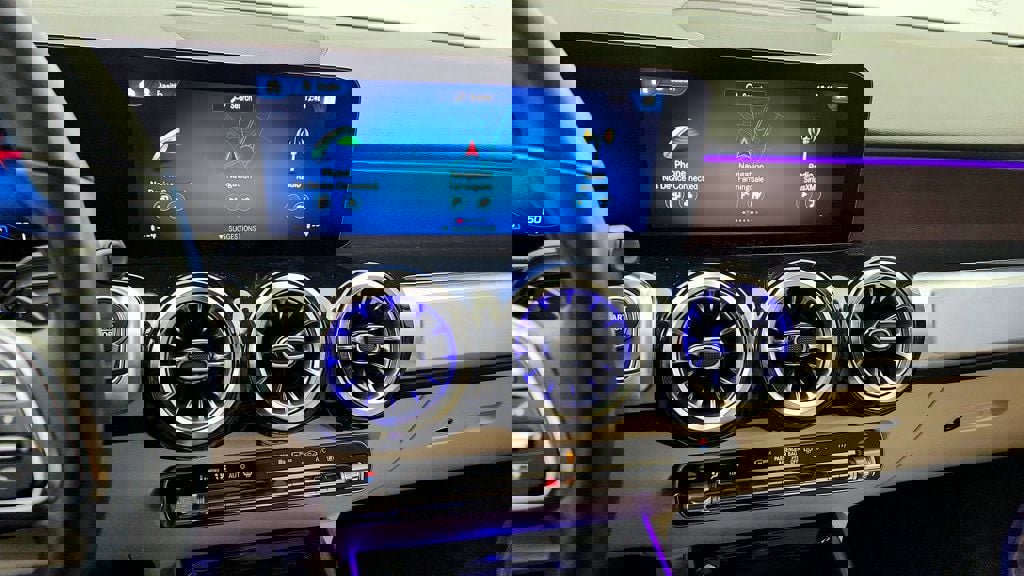 Used 2023 Mercedes-Benz EQB 250+ w/ Exclusive Package image 16