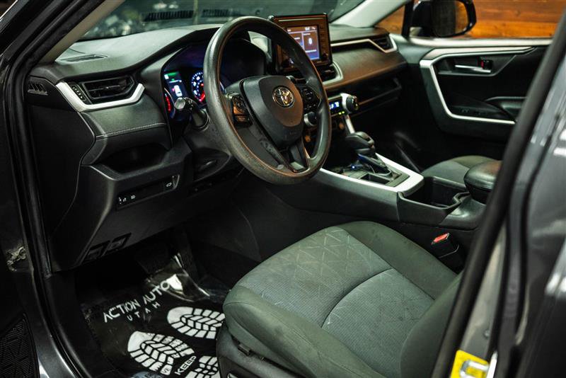 Used 2022 Toyota RAV4 XLE w/ Convenience Package FWD image 9