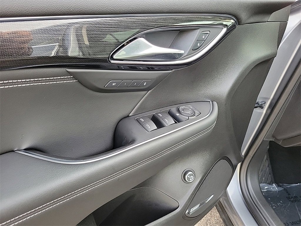 Used 2022 Buick Envision Essence w/ Technology Package I image 19