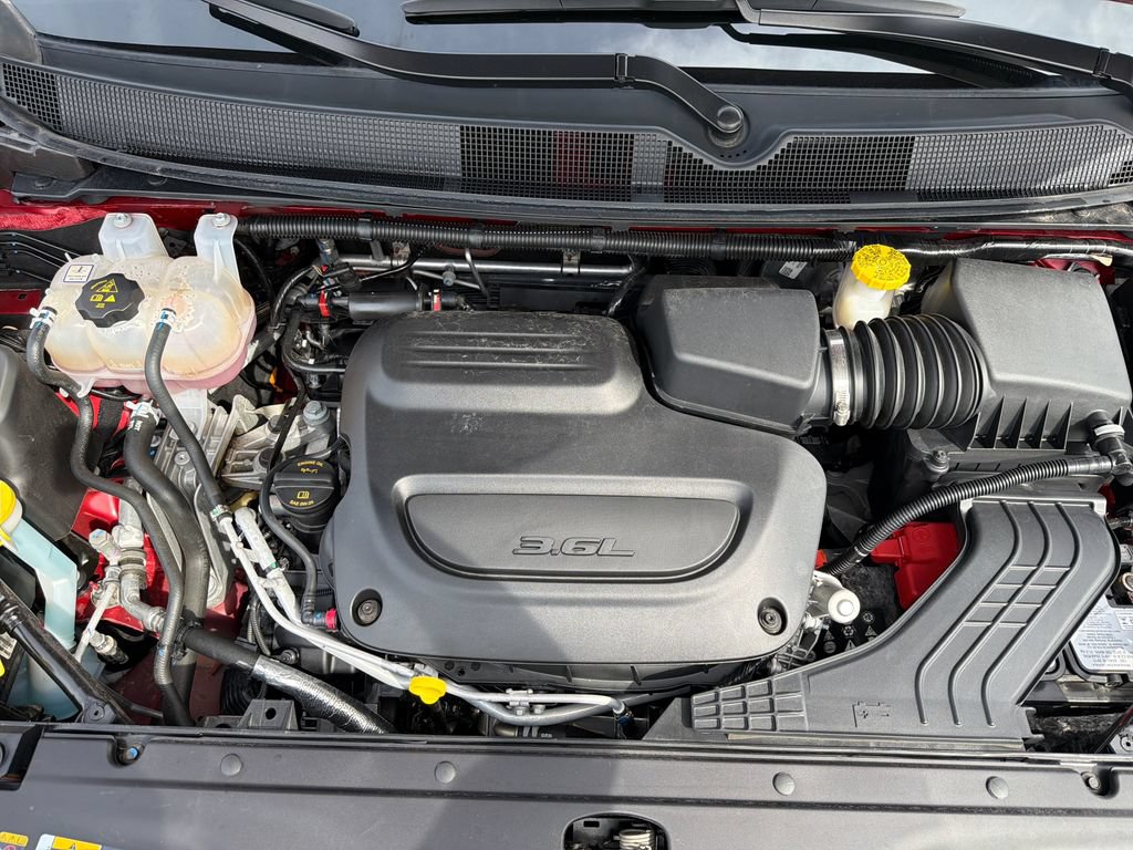 Used 2025 Chrysler Pacifica Select FWD image 20