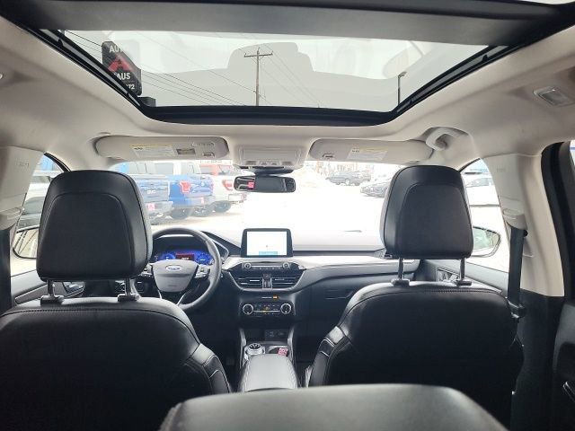 Used 2022 Ford Escape Titanium w/ Class II Trailer Tow Package image 2