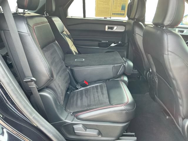 Used 2023 Ford Explorer ST-Line AWD/4WD image 18