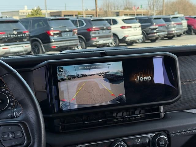 Used 2024 Jeep Gladiator Mojave w/ Convenience Group AWD/4WD image 3