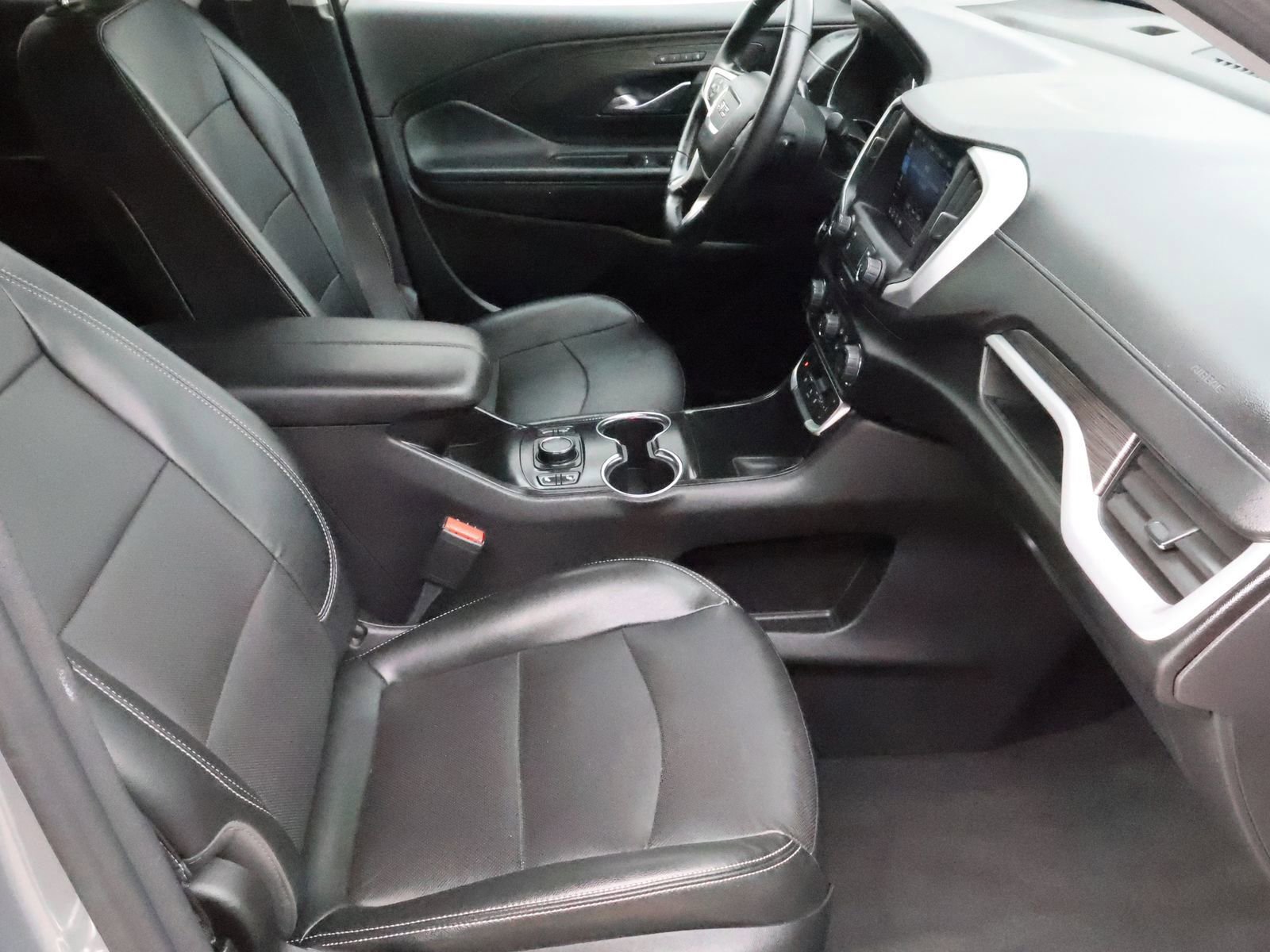 Used 2024 GMC Terrain SLT image 58