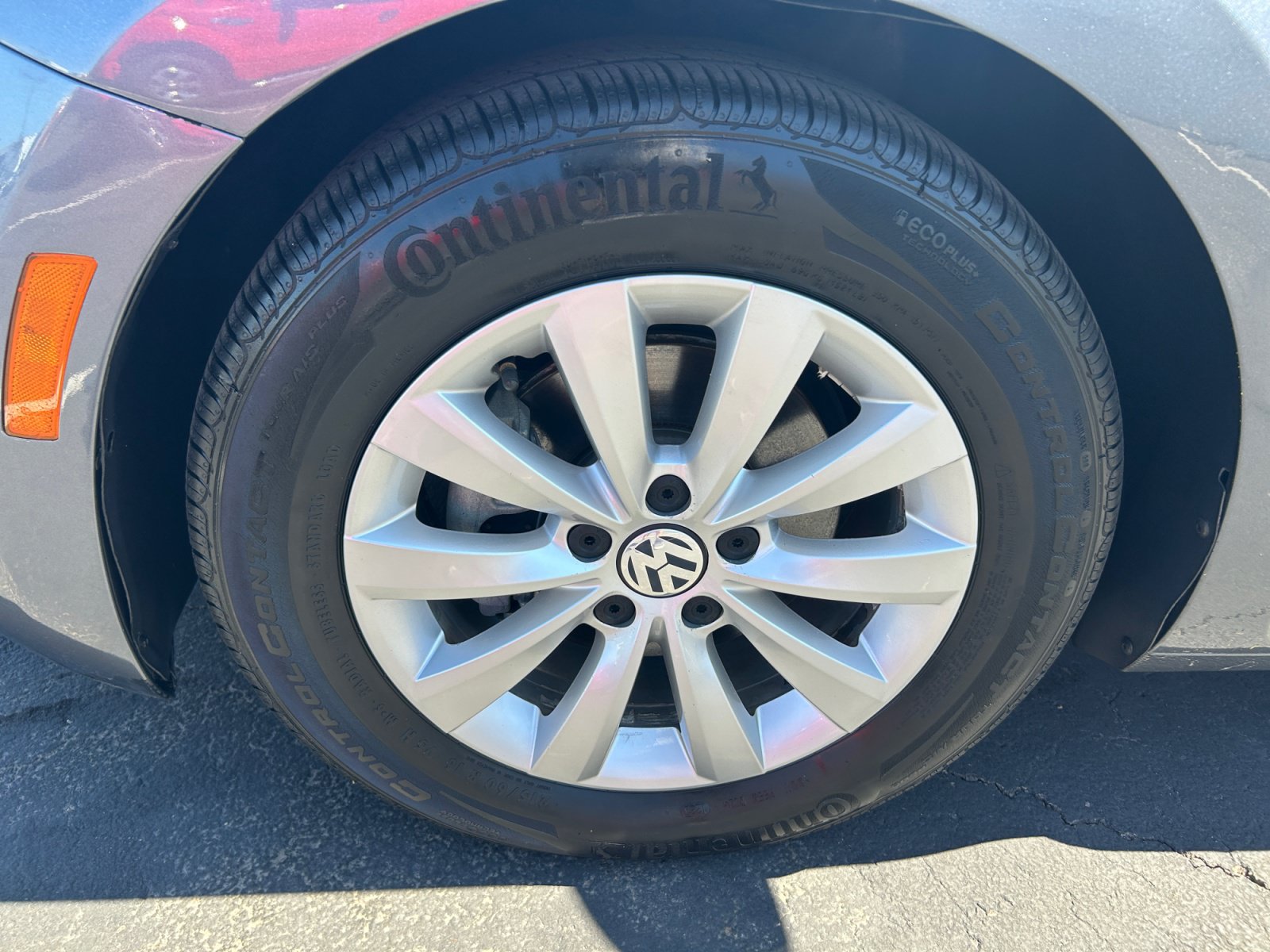 Used 2019 Volkswagen Beetle 2.0T S FWD image 25