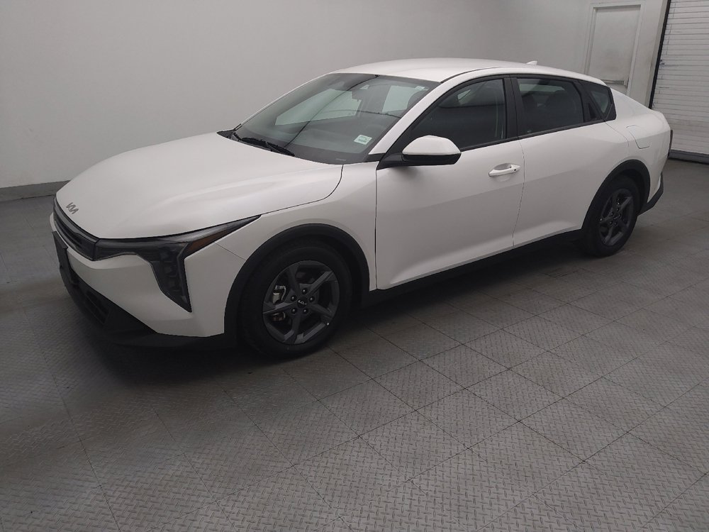 Used 2025 Kia K4 FWD image 2