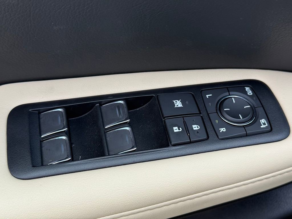 Used 2022 Lexus RX 450h AWD image 16