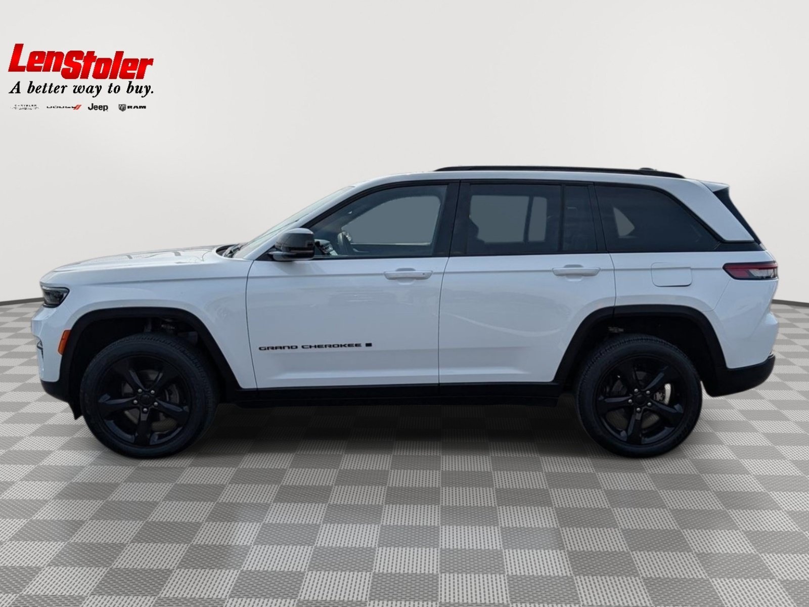 Used 2023 Jeep Grand Cherokee Altitude AWD/4WD image 2