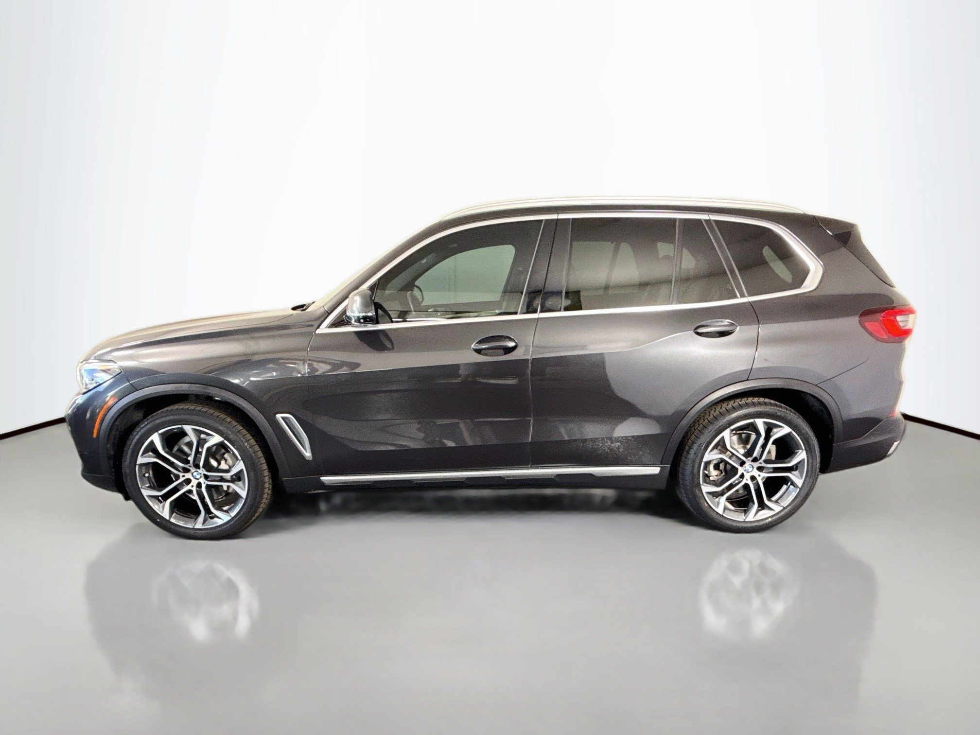 Used 2022 BMW X5 sDrive40i w/ Premium Package RWD image 6